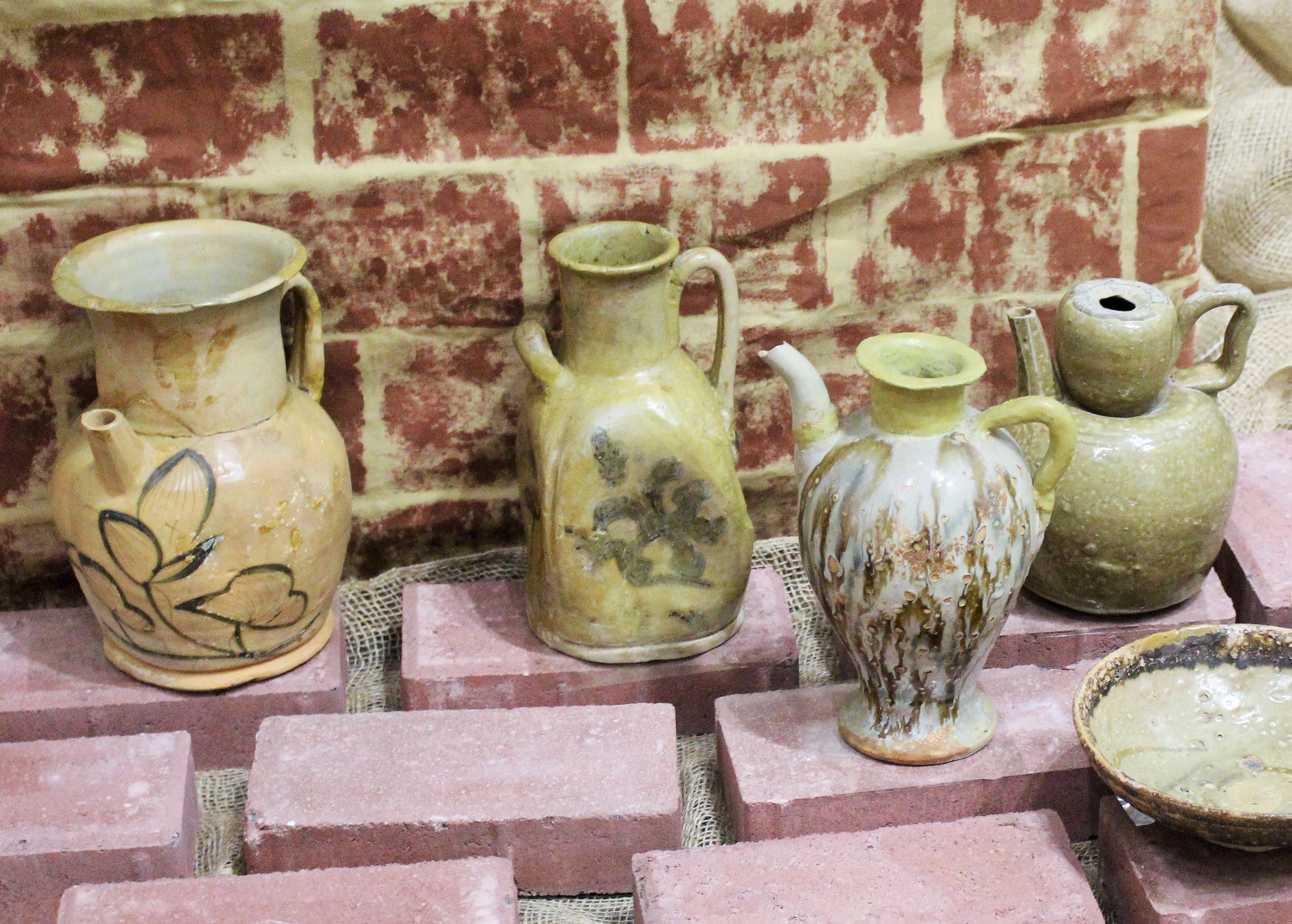 Stoneware on the Silk Roads: Ceramics from the Changsha Kilns