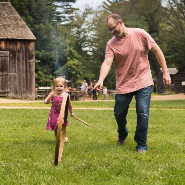 A-father-and-daughter-play-hoops-on-the-Common-960x720-2.jpg