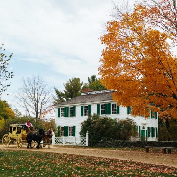 The-Salem-Towne-House-and-Stagecoach-in-fall-1-960x720-2.jpg