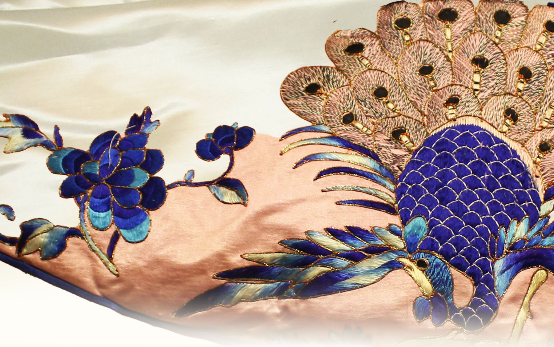 Embroidery and Design: The Art of Chinese Opera Costumes