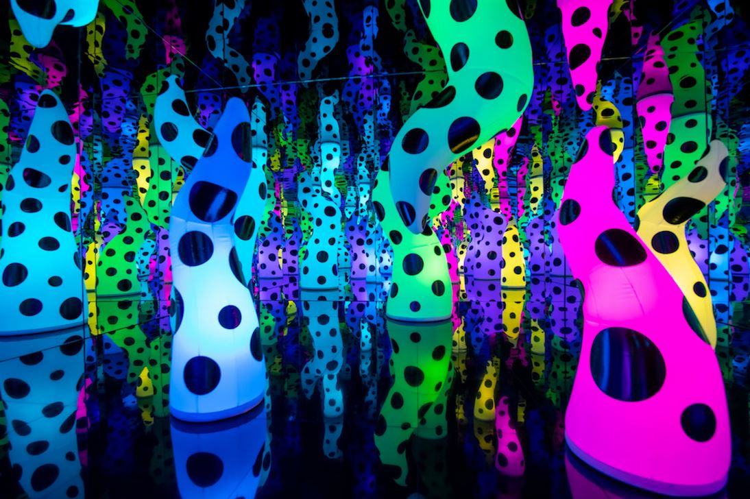 Yayoi Kusama: LOVE IS CALLING